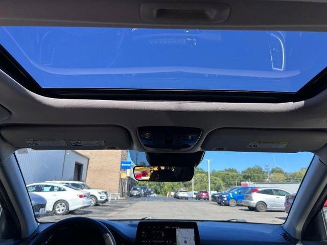 Used 2022 Kia Seltos SX w/ Sunroof Package image 10