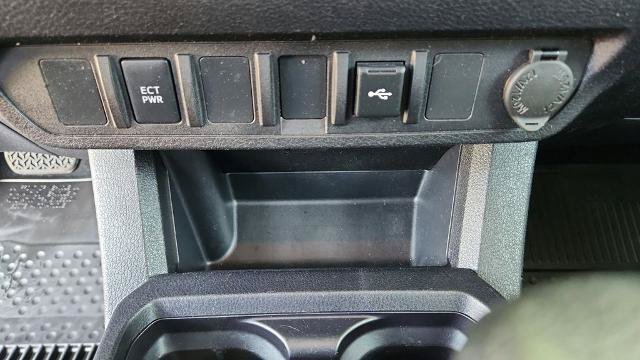 Used 2023 Toyota Tacoma SR AWD/4WD image 14