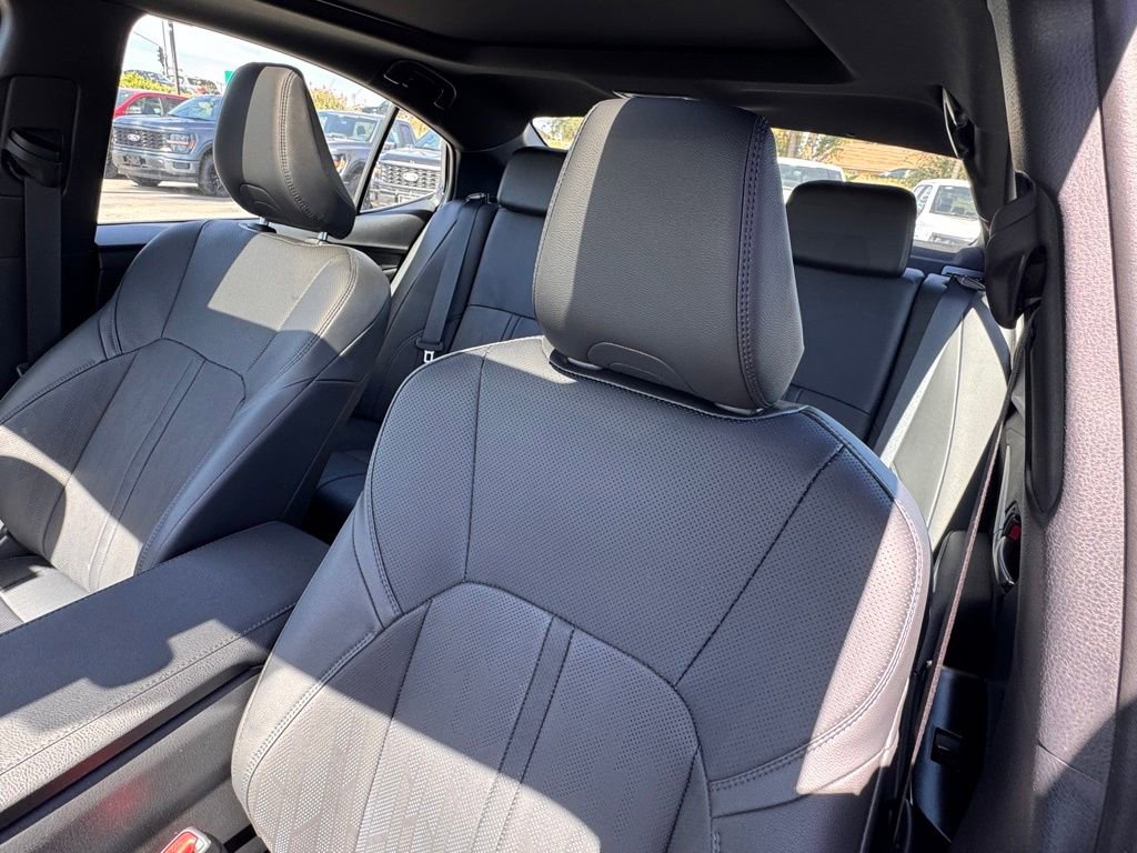 Used 2025 Toyota Camry XSE w/ Premium Package AWD/4WD image 19