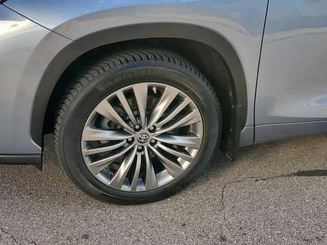 Used 2021 Toyota Highlander Platinum AWD/4WD image 9