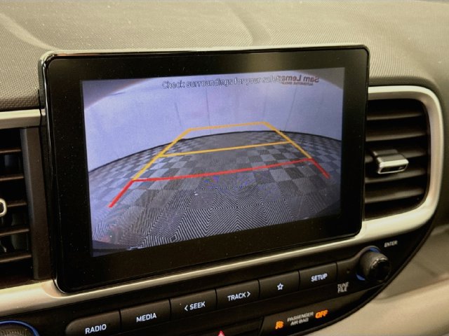 Used 2022 Hyundai Venue SEL FWD image 13