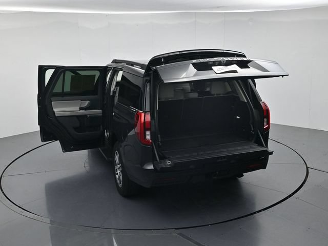 Certified 2025 Ford Expedition Active AWD/4WD image 48