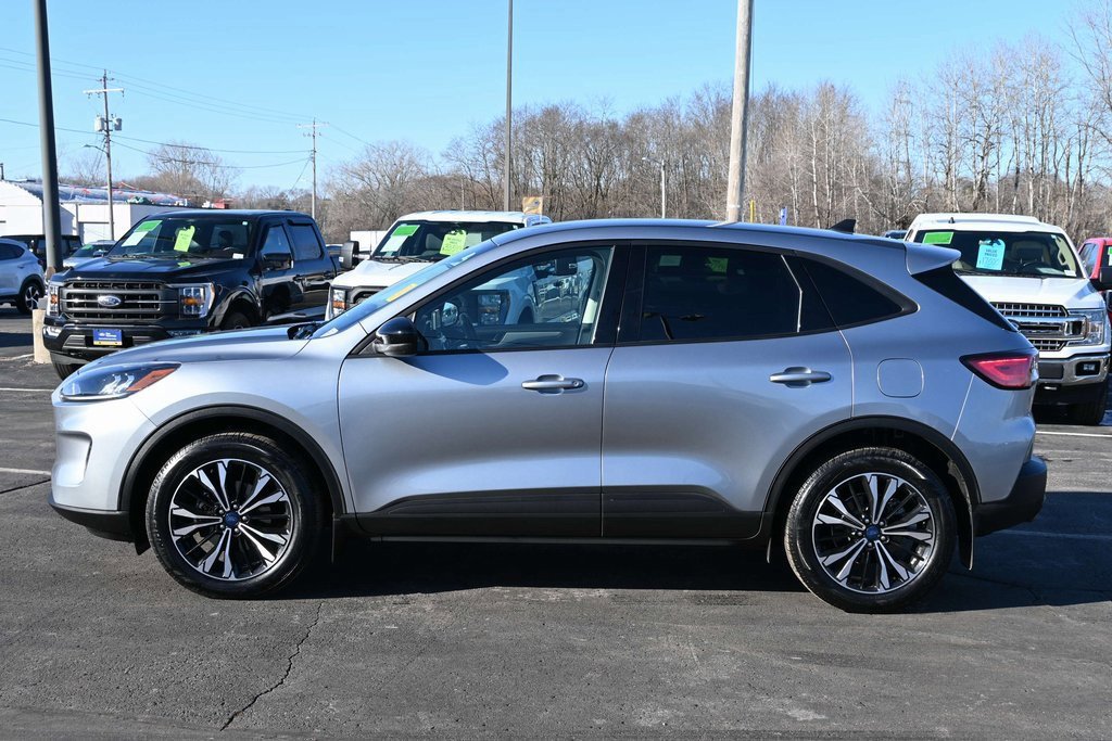 Certified 2022 Ford Escape SE w/ SE Sport Appearance Package image 2