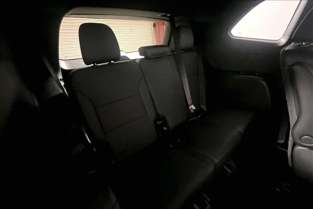 Used 2025 Buick Enclave Preferred FWD image 22