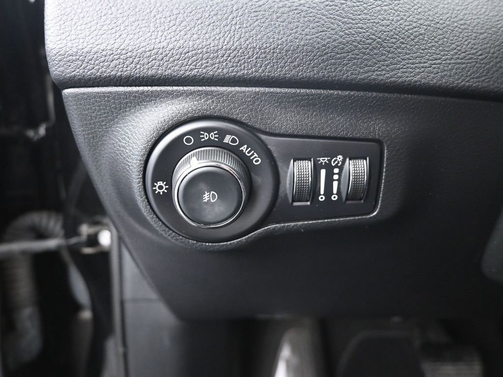 Used 2021 Jeep Compass Latitude image 12