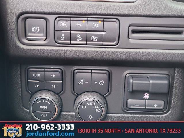 Used 2024 Chevrolet Suburban Z71 w/ Off-Road Capability Package AWD/4WD image 24