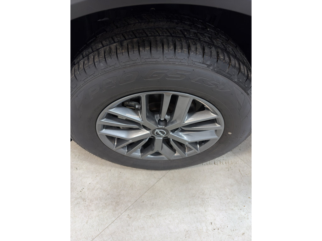 Used 2024 Nissan Rogue S FWD image 11