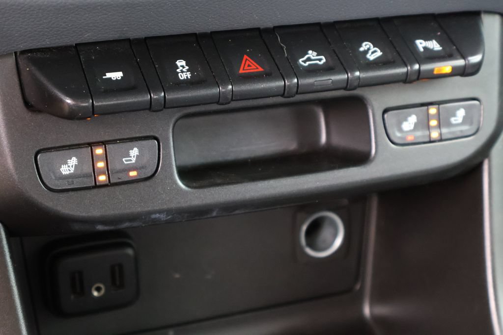 Used 2021 Chevrolet Colorado Z71 AWD/4WD image 8