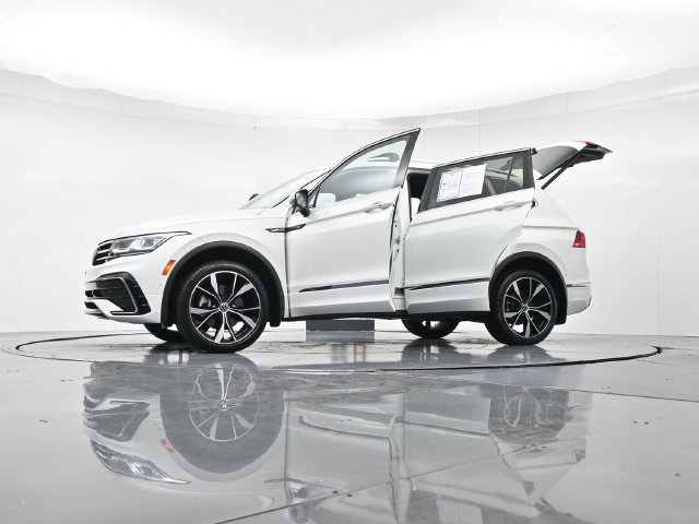 Used 2023 Volkswagen Tiguan SEL R-Line AWD/4WD image 50
