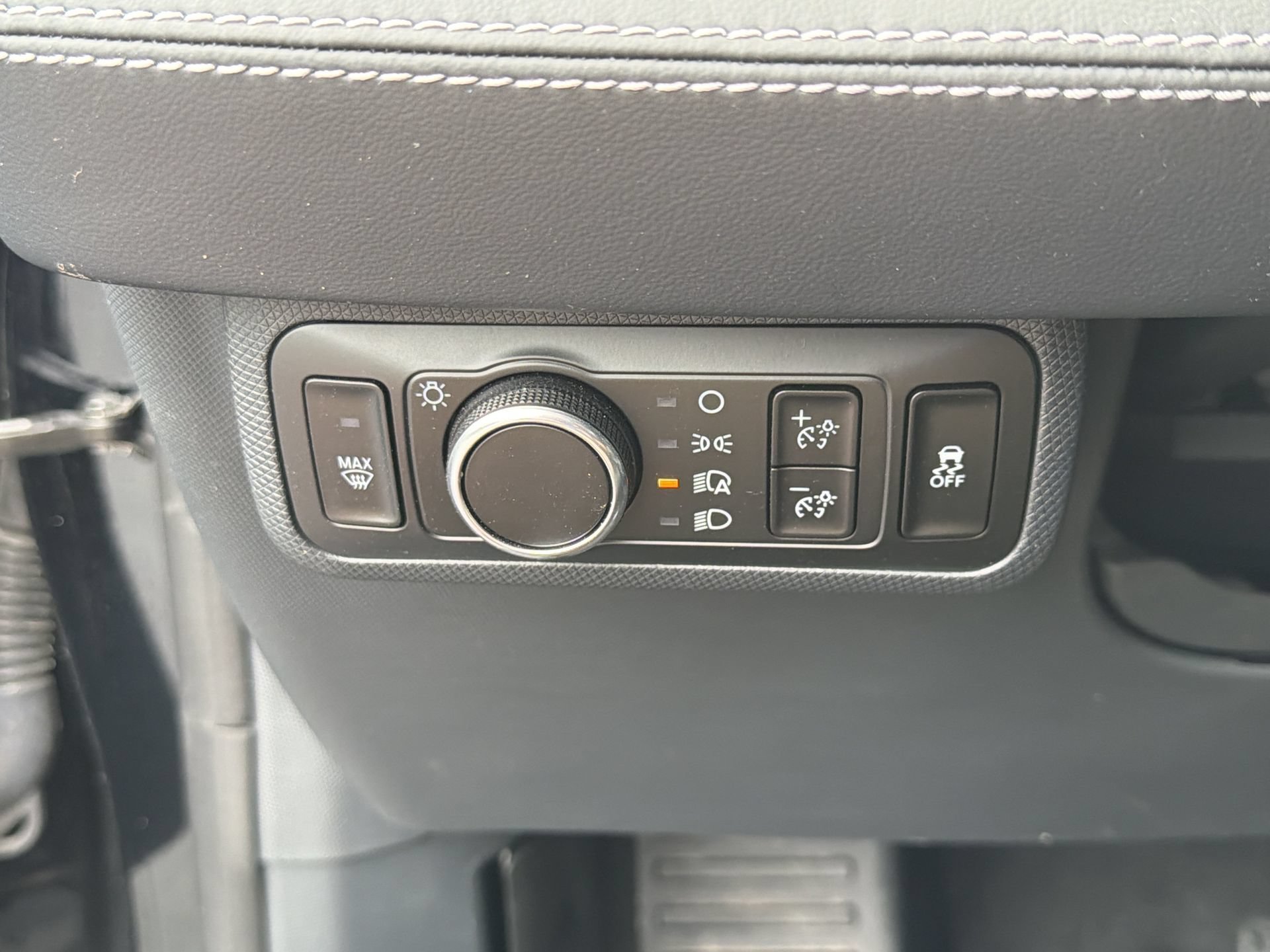 Certified 2025 Ford Mustang Mach-E Premium AWD/4WD image 6