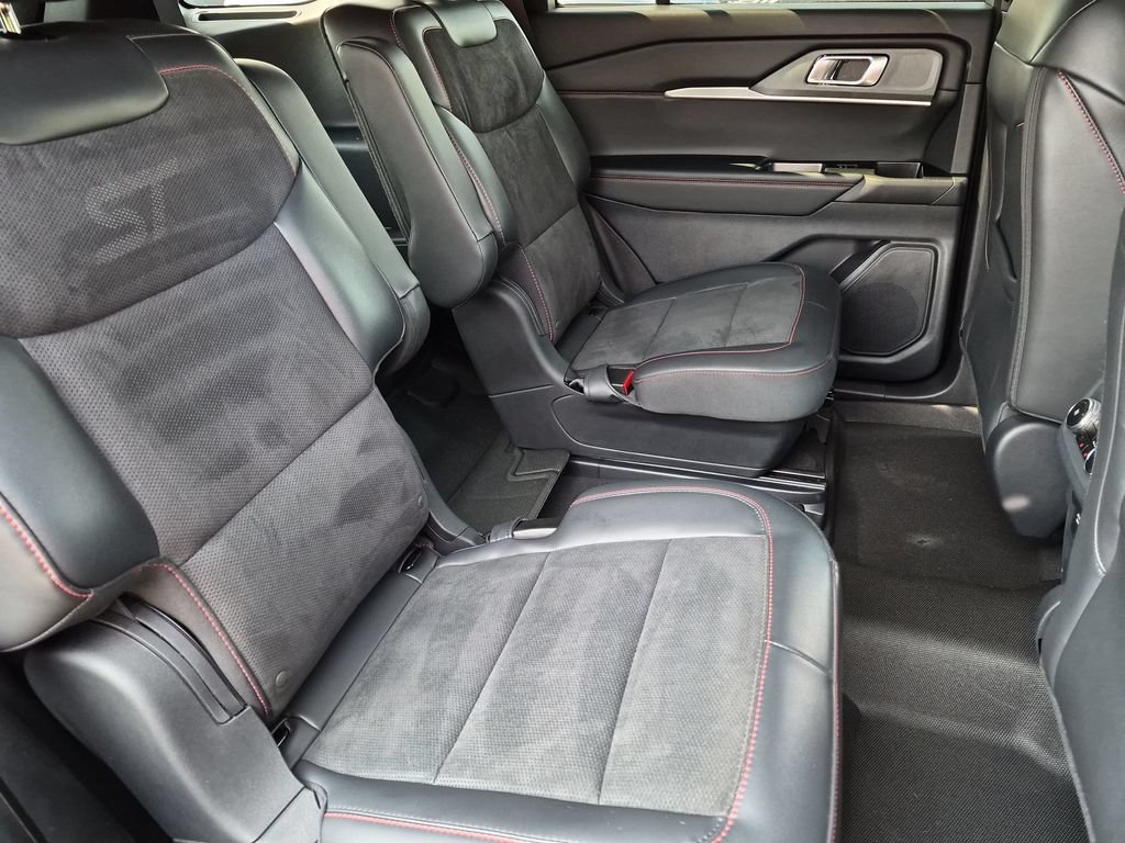 Certified 2025 Ford Explorer ST AWD/4WD image 40
