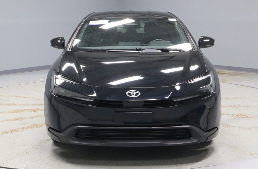 Used 2024 Toyota Prius LE FWD image 8