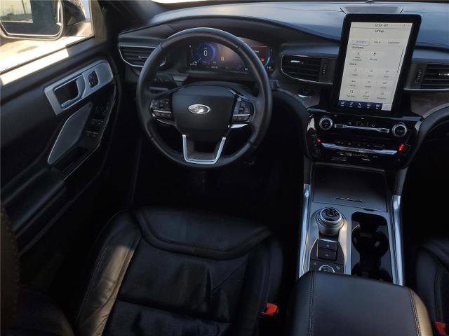 Certified 2022 Ford Explorer Platinum w/ Equipment Group 601A image 25