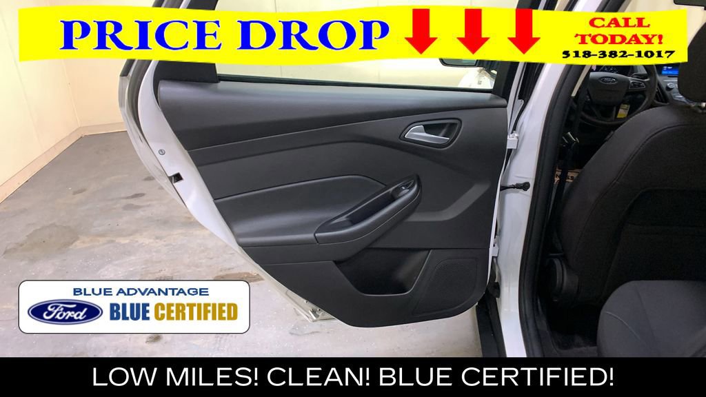Certified 2017 Ford Focus SE FWD image 22