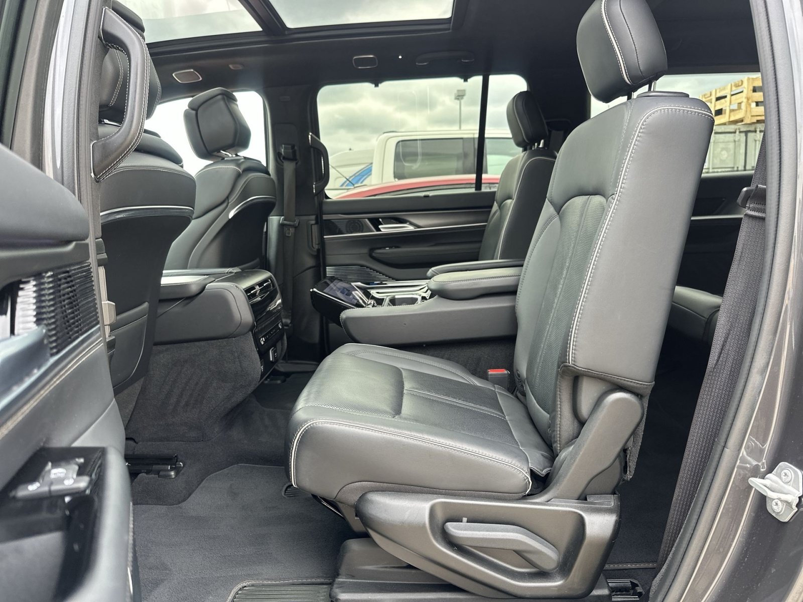 Used 2024 Jeep Grand Wagoneer L Series II w/ Quick Order Packagew 28T AWD/4WD image 26