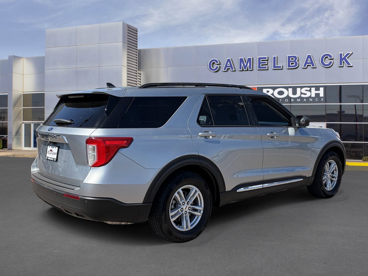 Certified 2023 Ford Explorer XLT RWD image 6