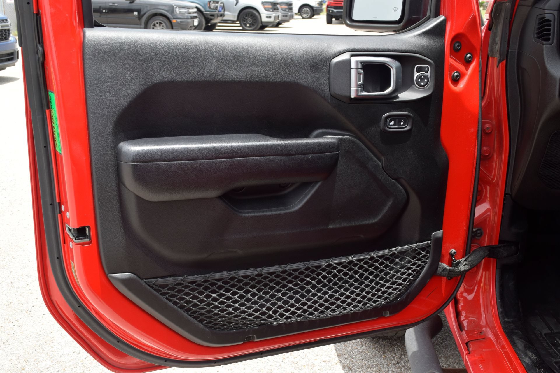 Used 2018 Jeep Wrangler Unlimited Sport S AWD/4WD image 17