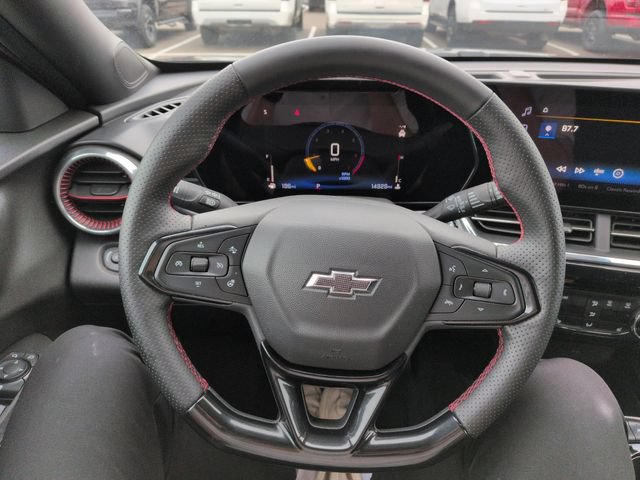 Used 2025 Chevrolet Trax RS w/ Driver Confidence Package FWD image 30