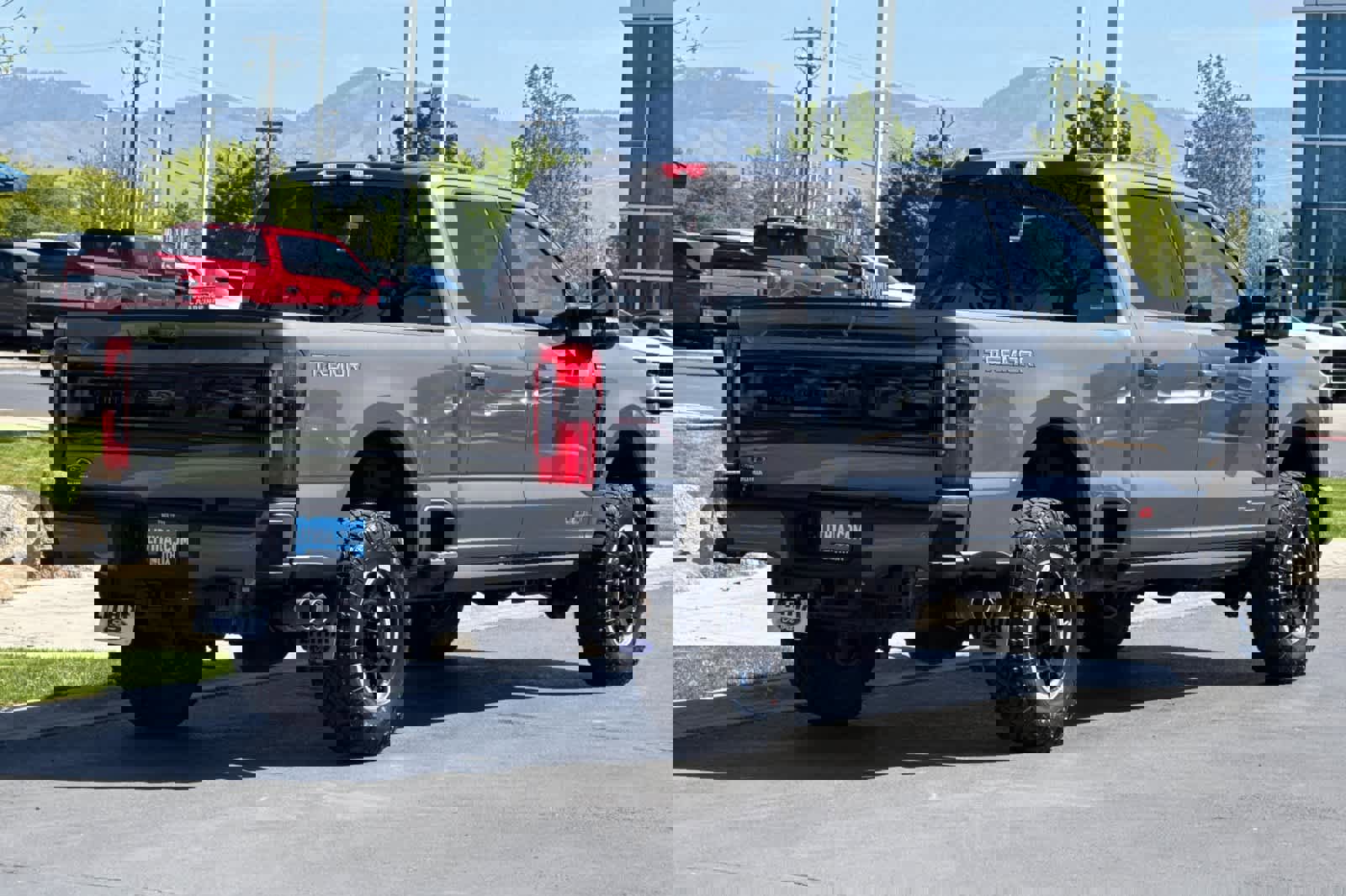 Certified 2025 Ford F350 Platinum w/ Tremor Off-Road Package image 2