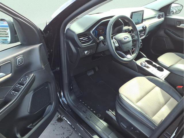 Certified 2022 Ford Escape Titanium w/ Titanium Elite Package image 9