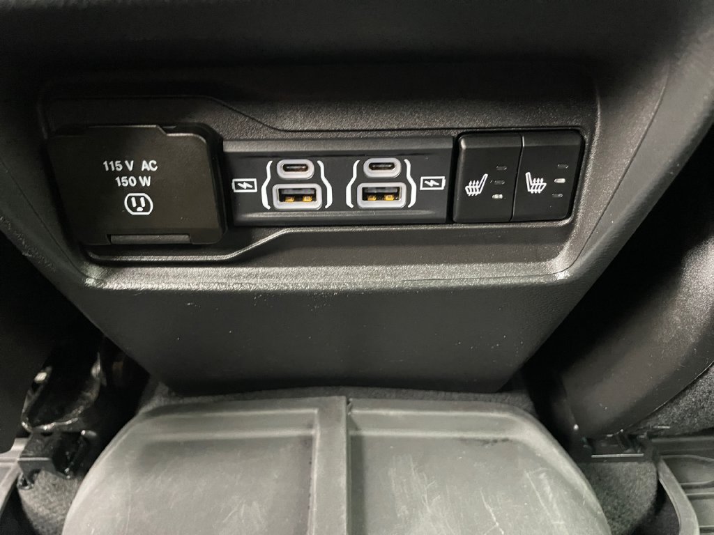 Used 2024 Jeep Grand Cherokee Limited AWD/4WD image 36