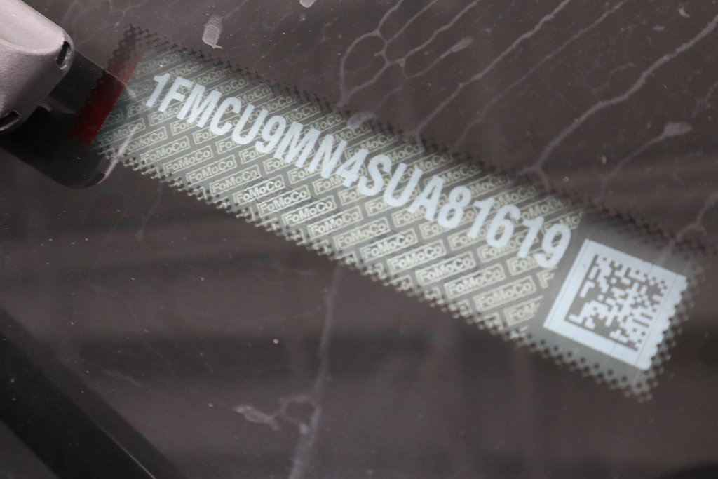 Certified 2025 Ford Escape ST-Line w/ Cold Weather Package image 33