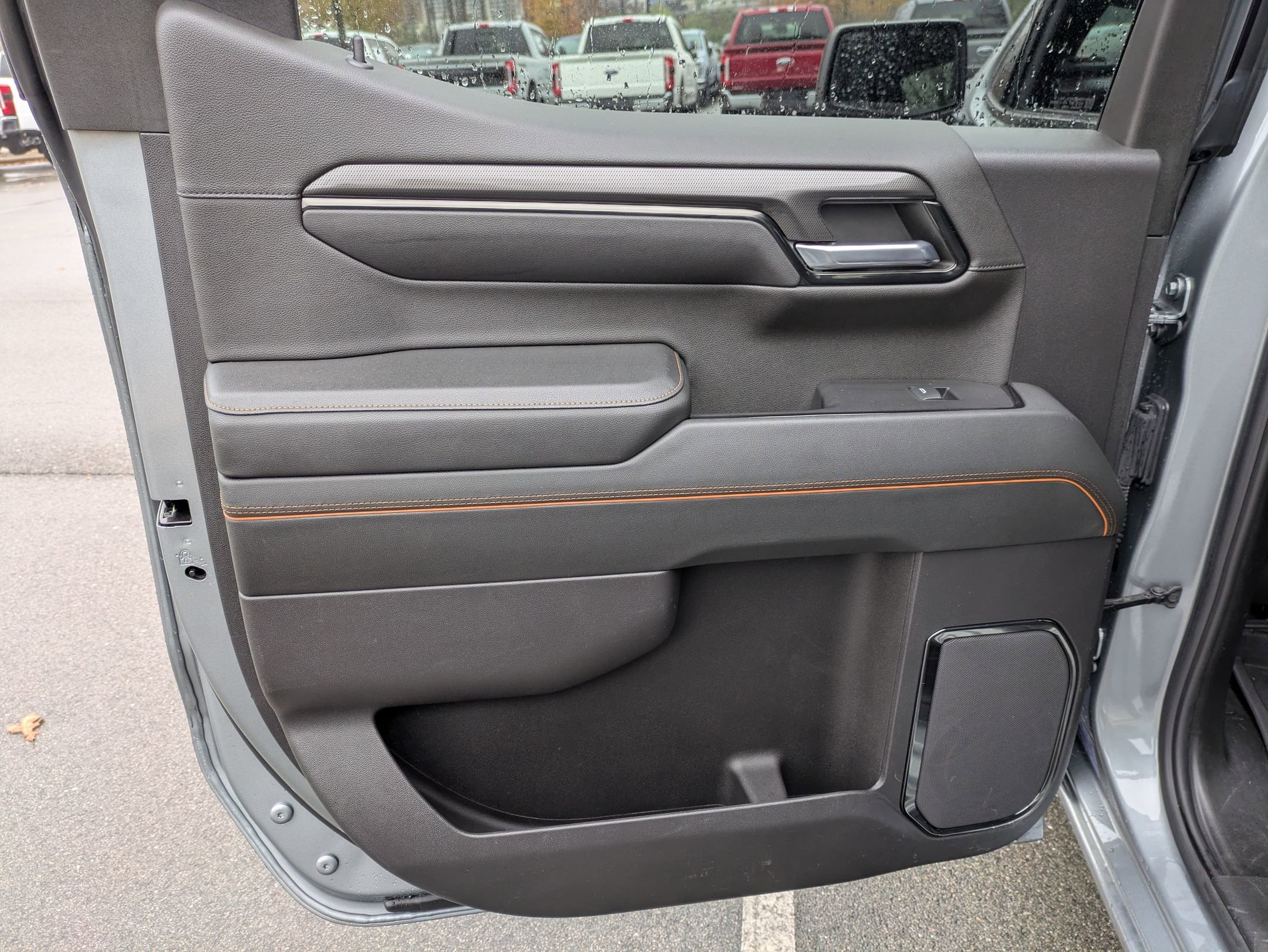 Used 2024 GMC Sierra 1500 AT4 w/ Technology Package image 30