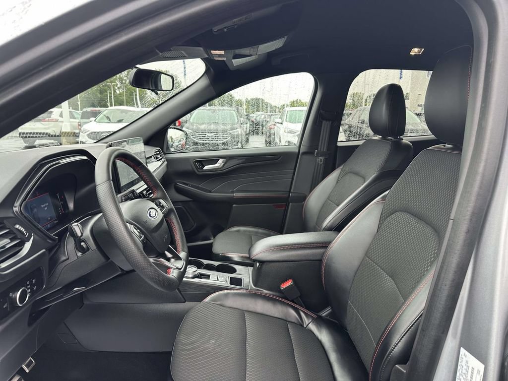Certified 2023 Ford Escape ST-Line w/ Tech Pack #1 AWD/4WD image 10