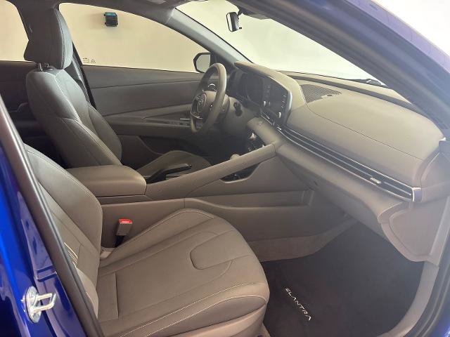 Used 2023 Hyundai Elantra SEL FWD image 6