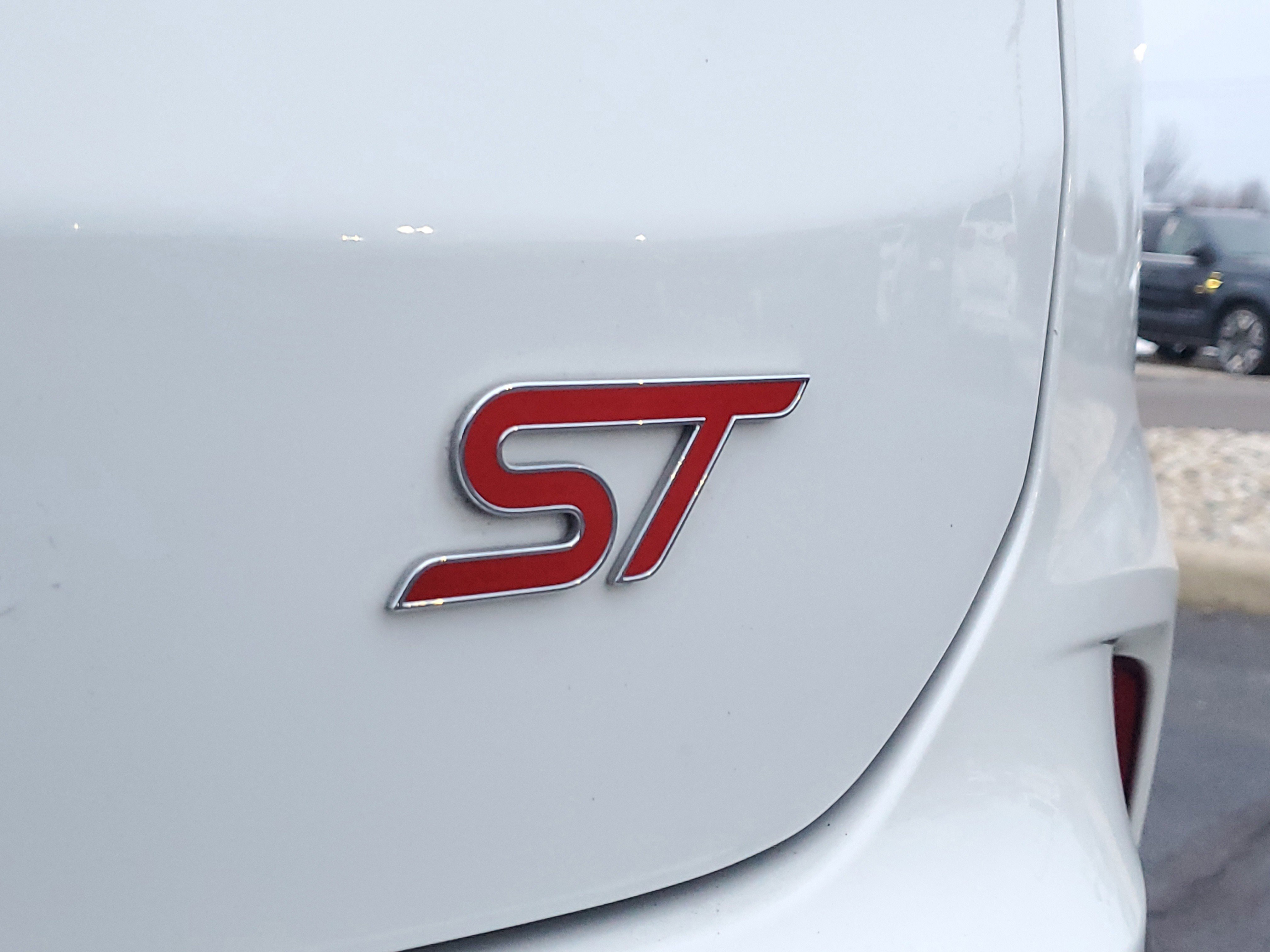 Certified 2022 Ford Edge ST w/ Equipment Group 401A image 6