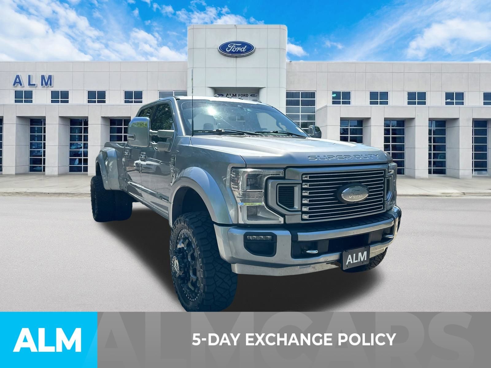 Certified 2022 Ford F450 Platinum w/ FX4 Off-Road Package AWD/4WD image 3