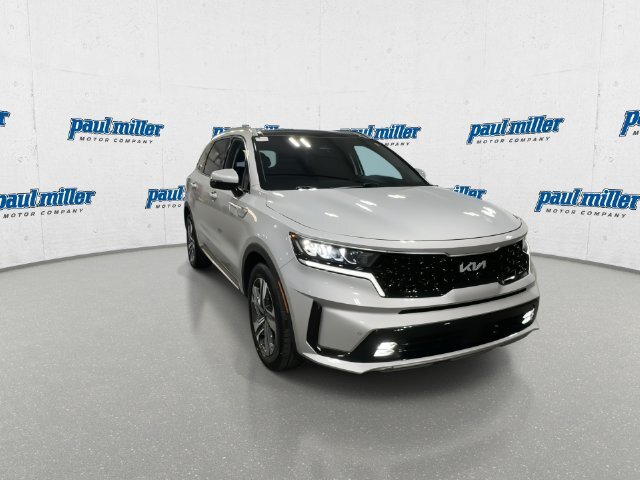Used 2024 Kia Sorento EX w/ Panoramic Sunroof Package AWD/4WD image 3