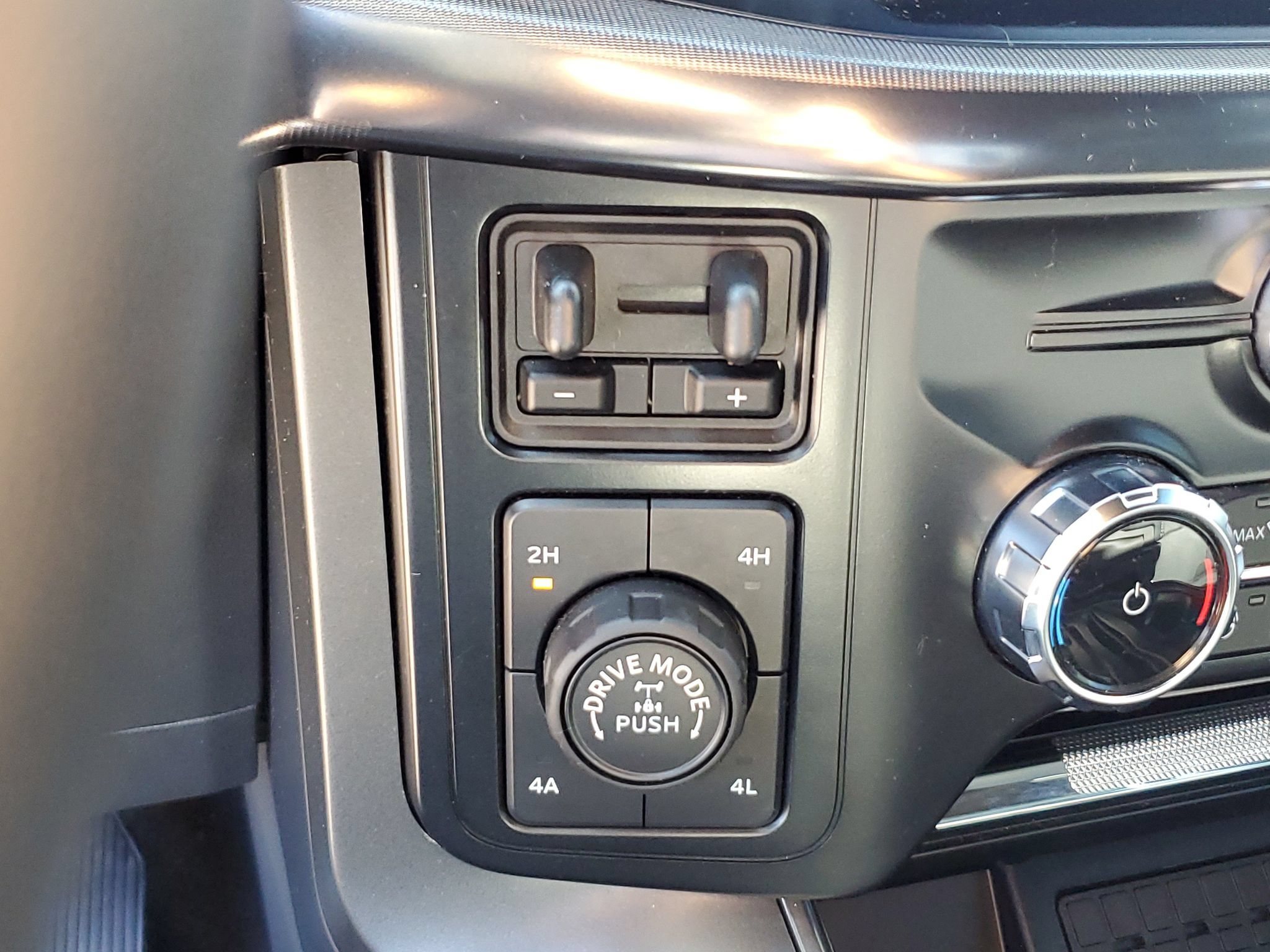 Certified 2024 Ford F150 Lariat w/ Equipment Group 502A High AWD/4WD image 26