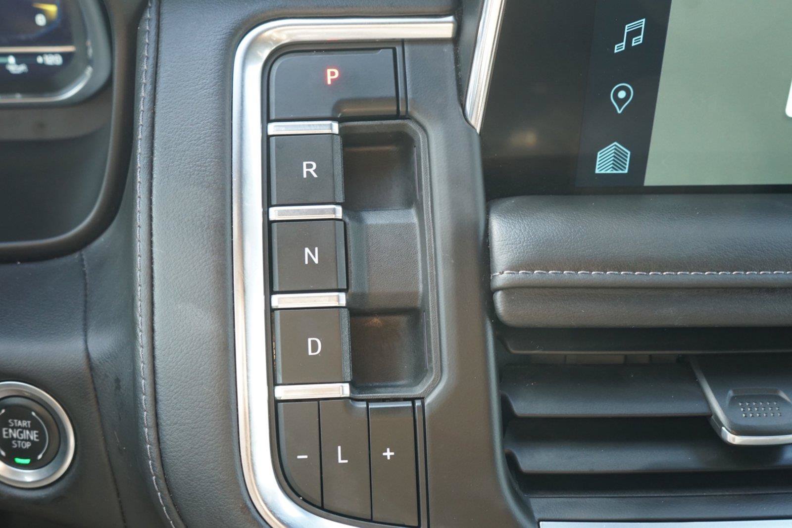 Used 2024 Chevrolet Suburban LT RWD image 13