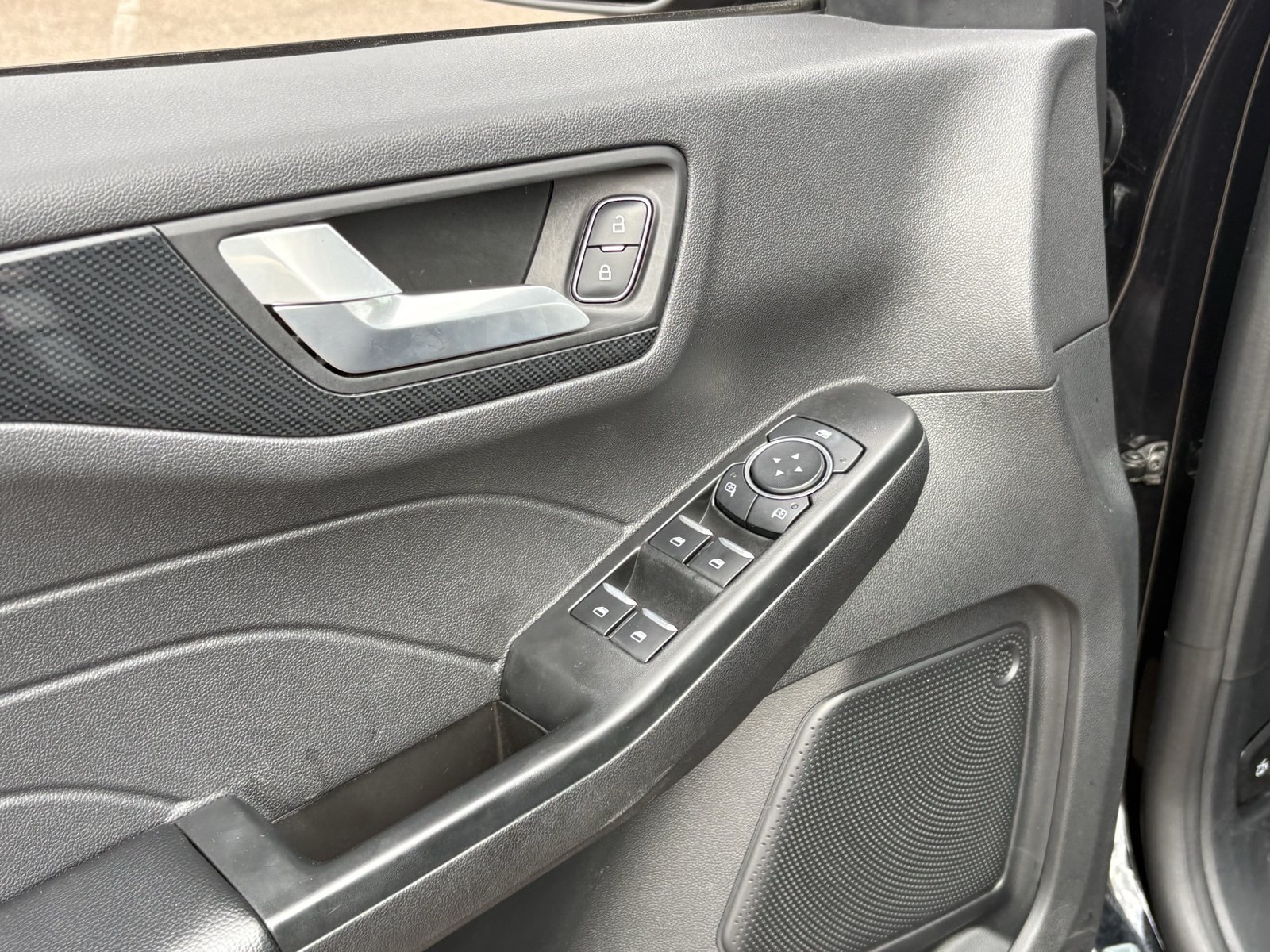 Certified 2025 Ford Escape ST-Line AWD/4WD image 24