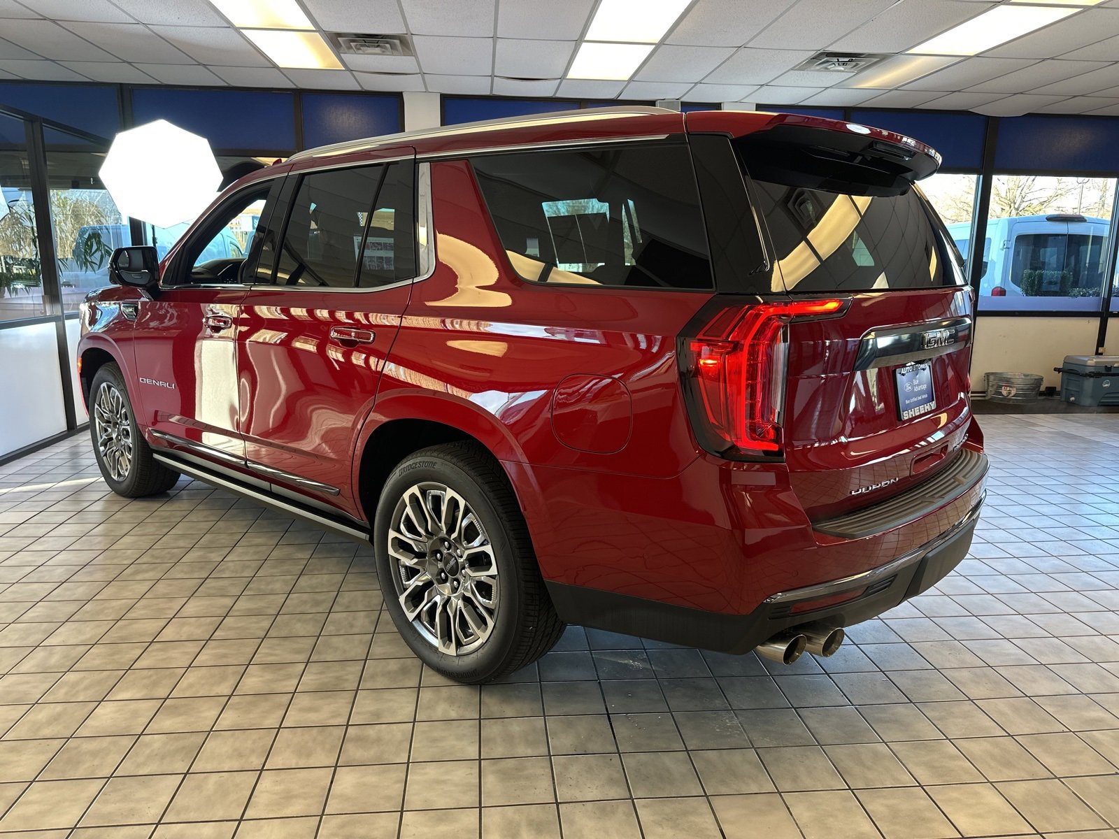 Used 2024 GMC Yukon Denali Ultimate w/ LPO, Floor Liner Package image 11