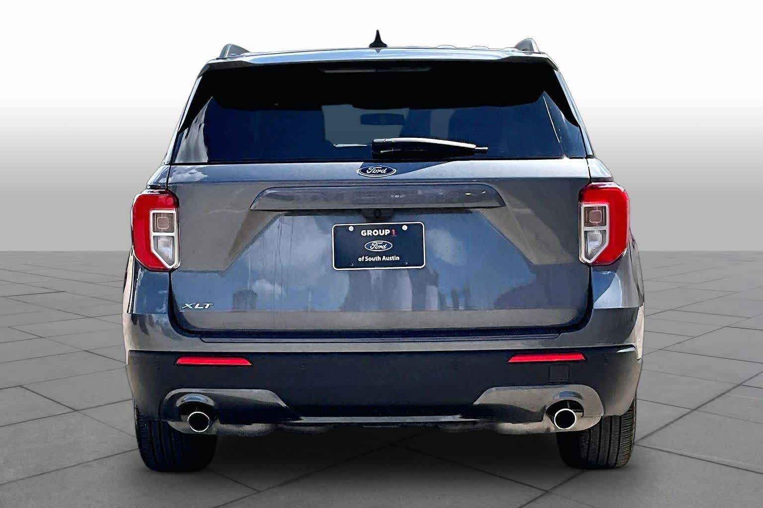 Certified 2023 Ford Explorer XLT w/ Equipment Group 202A RWD image 5