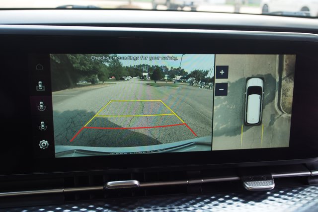 Used 2022 Kia Carnival SX Prestige FWD image 36