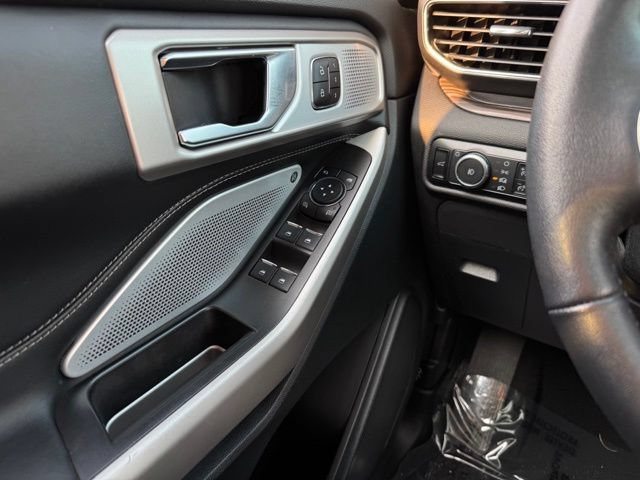 Certified 2024 Ford Explorer Limited w/ Limited Technology Package AWD/4WD image 33