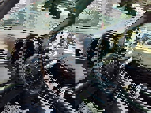 Used 2023 Toyota Sienna Platinum image 10