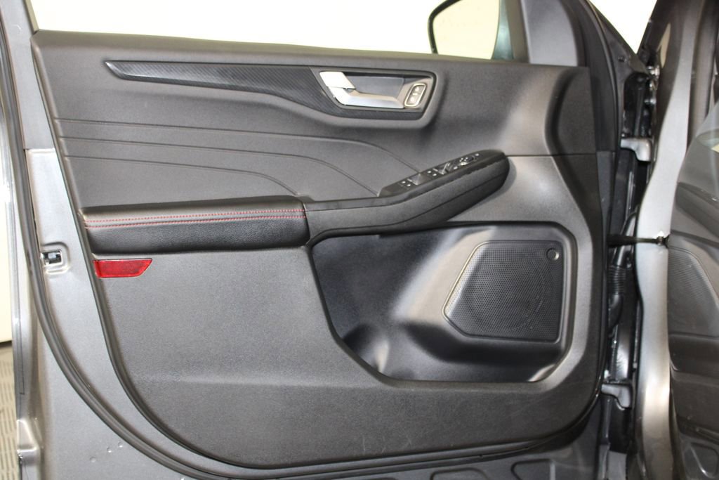 Certified 2025 Ford Escape ST-Line image 19