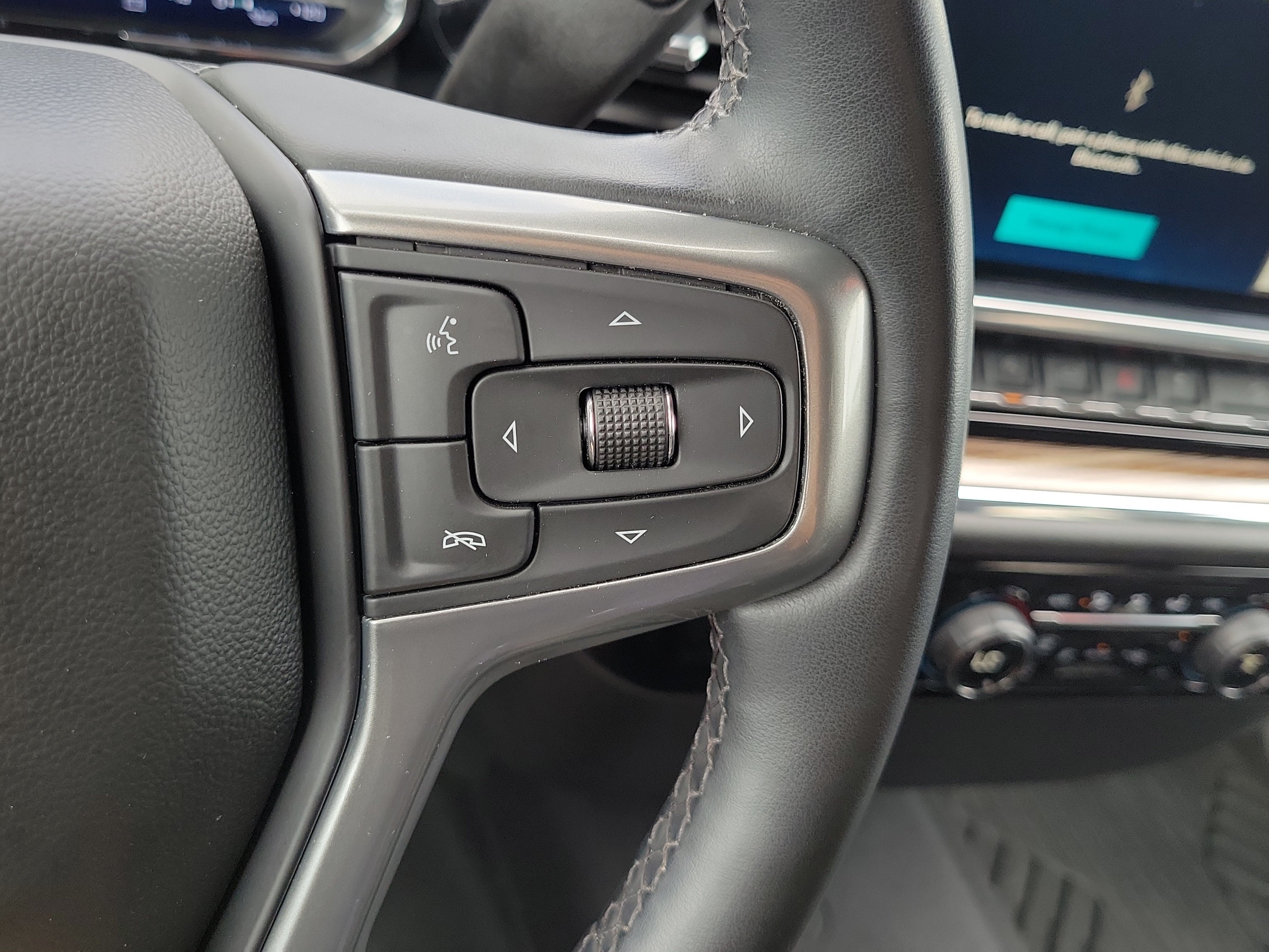 Used 2023 Chevrolet Silverado 1500 LT AWD/4WD image 24