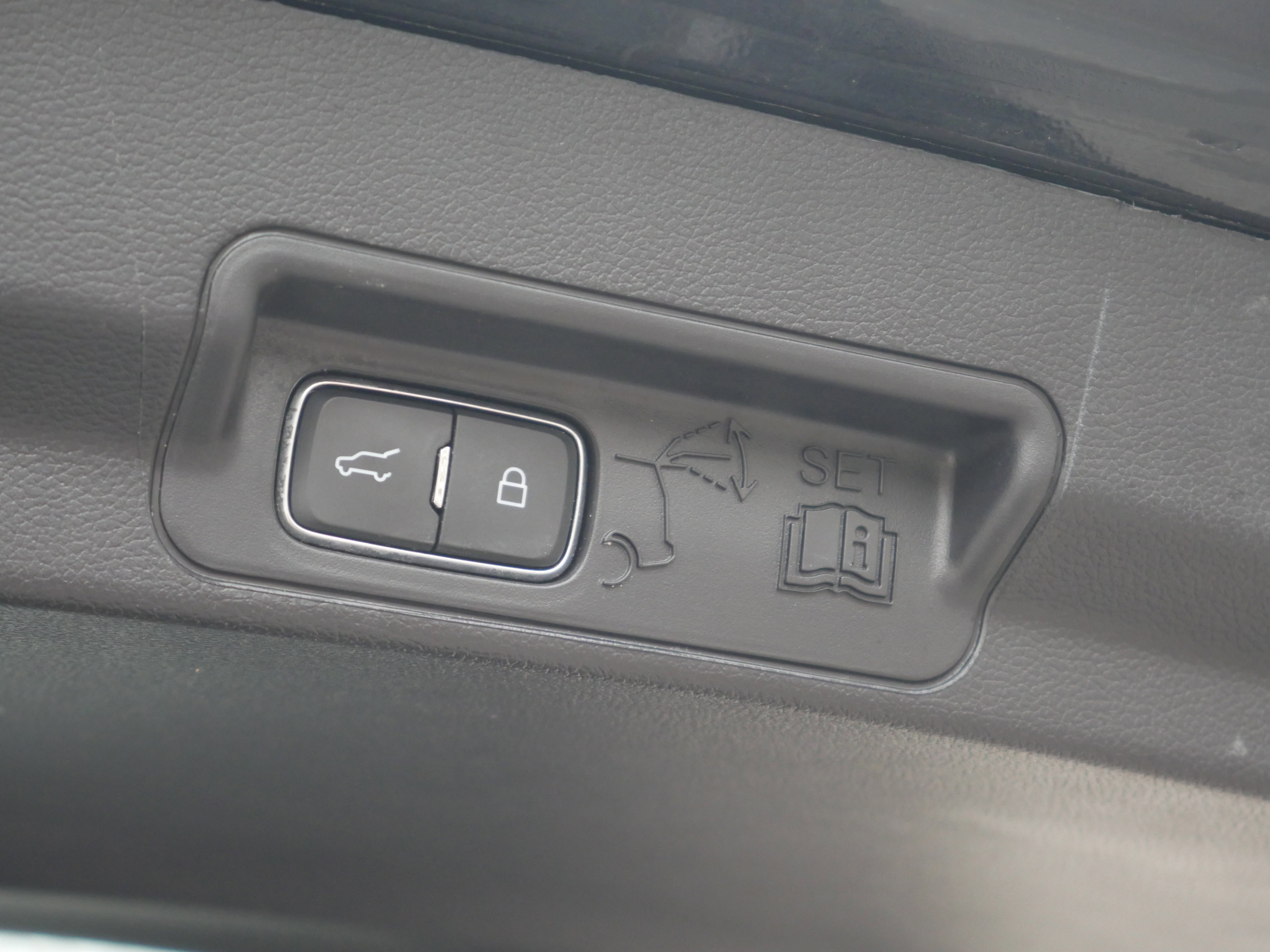 Certified 2021 Ford Explorer ST image 30