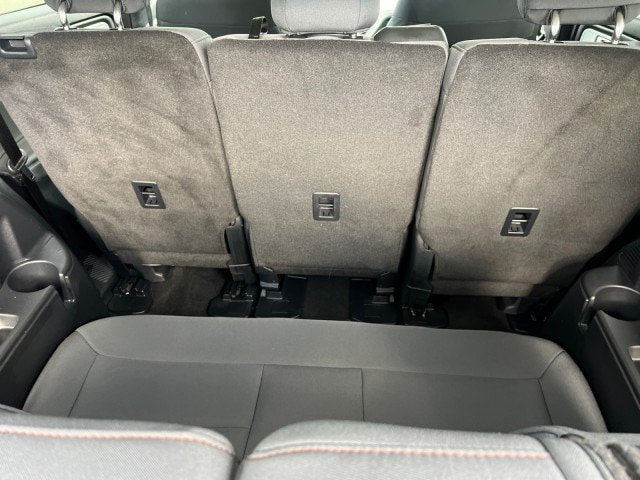 Certified 2025 Ford Explorer Active AWD/4WD image 33