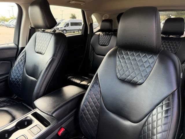 Certified 2024 Ford Edge Titanium AWD/4WD image 11