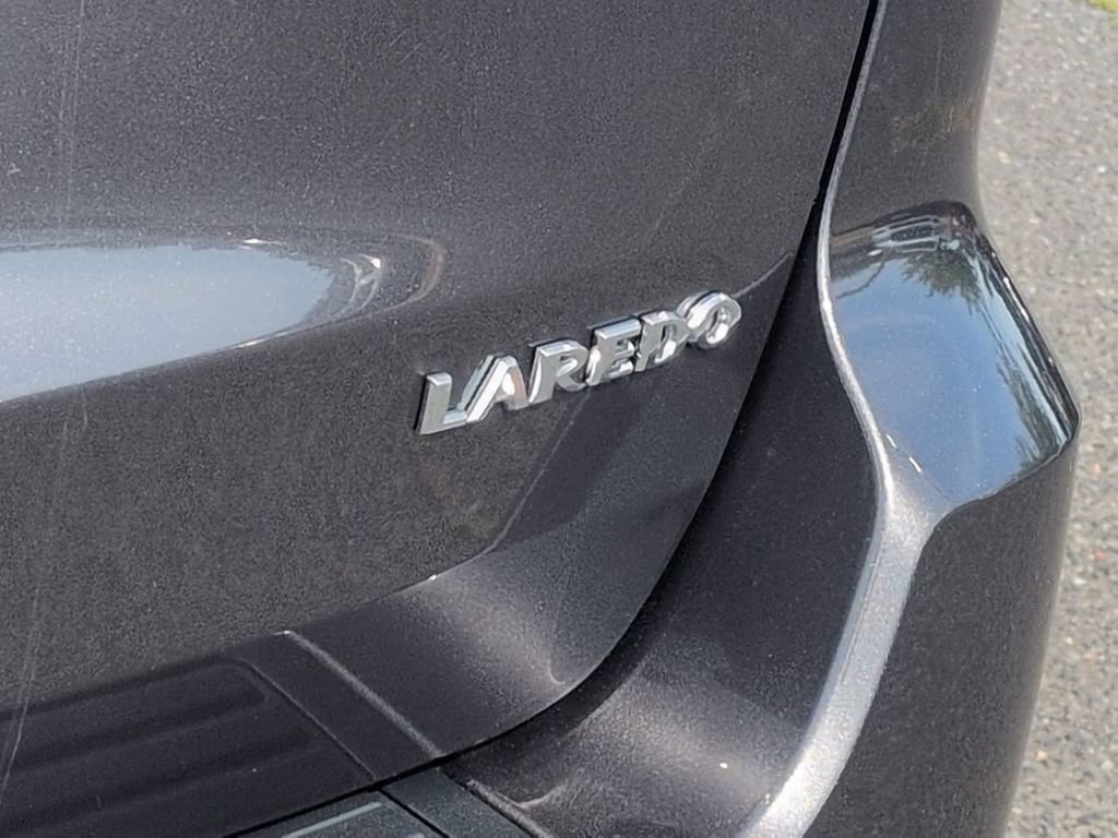 Used 2021 Jeep Grand Cherokee Laredo AWD/4WD image 27