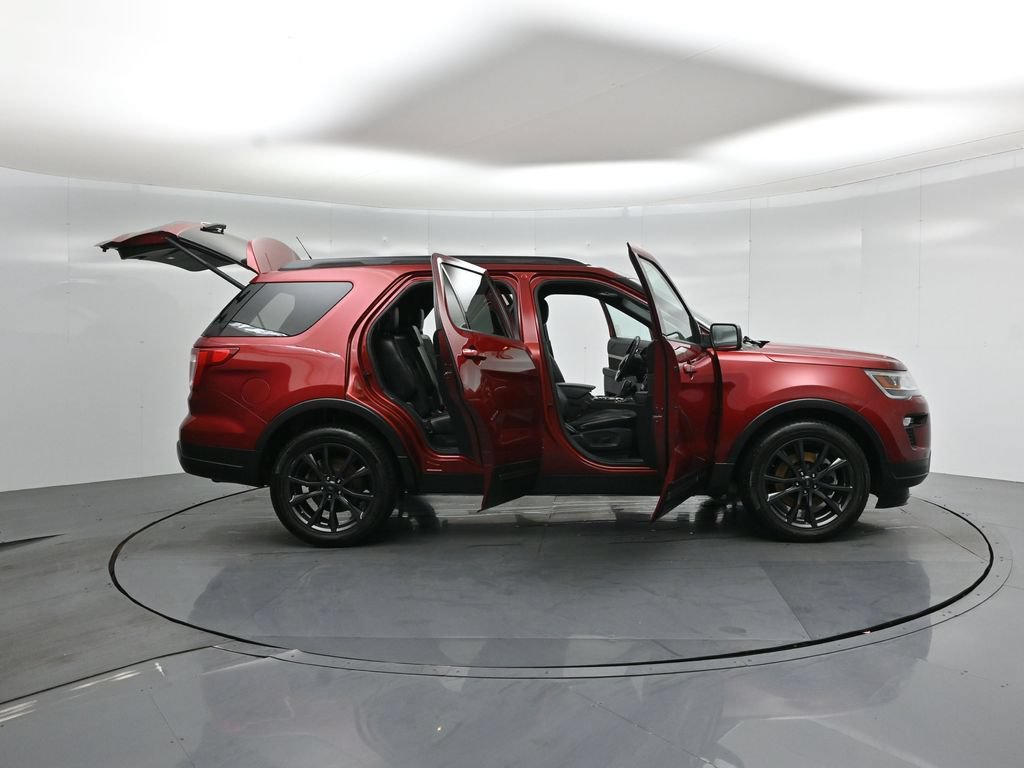 Certified 2019 Ford Explorer XLT w/ Equipment Group 202A FWD image 5