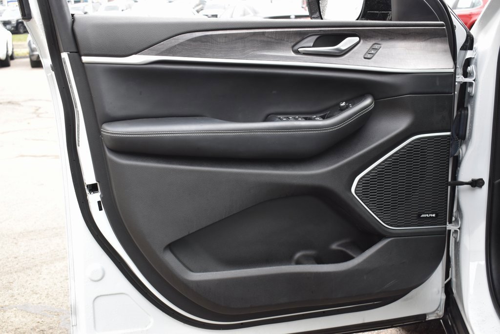 Used 2022 Jeep Grand Cherokee Limited 4xe image 9