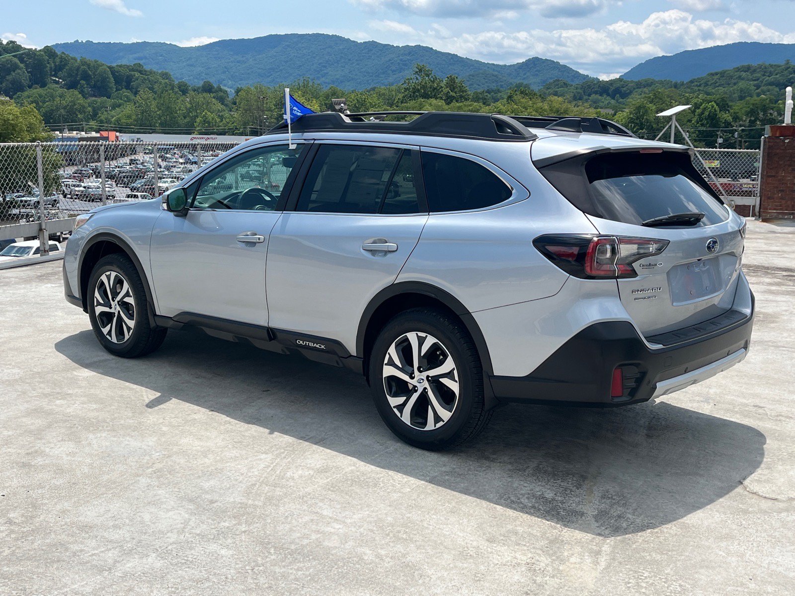 Used 2021 Subaru Outback Limited w/ Popular Package #2 AWD/4WD image 4