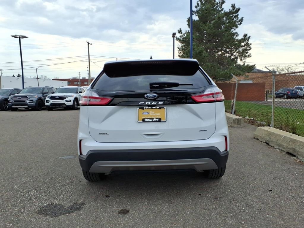 Certified 2023 Ford Edge SEL w/ Convenience Package AWD/4WD image 3